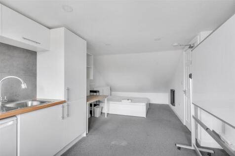 Bedroom 5_2.jpeg