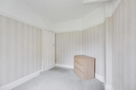 Bedroom 3_2.jpeg