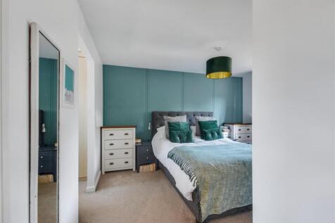 Bedroom 1_1.jpeg
