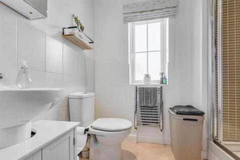 Ensuite.jpeg