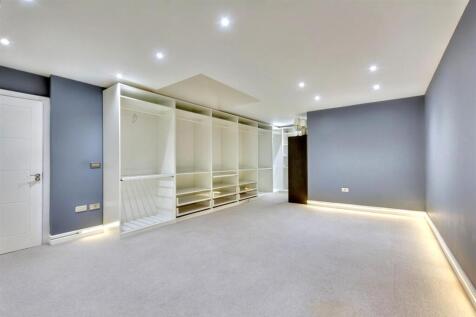 Dressing Room_3.jpeg