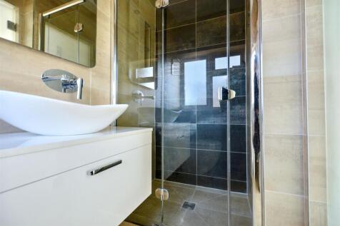 Bedroom 1 En Suite_2.jpeg