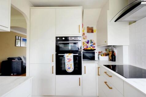 Kitchen_2.jpeg