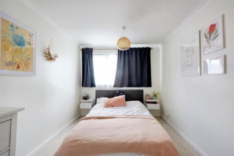 Bedroom 1_1.jpeg