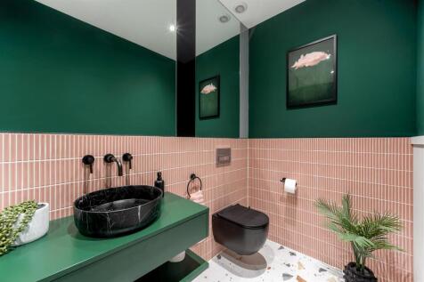 Cloakroom/WC