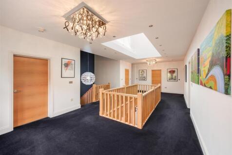 First Floor Galleried Landing