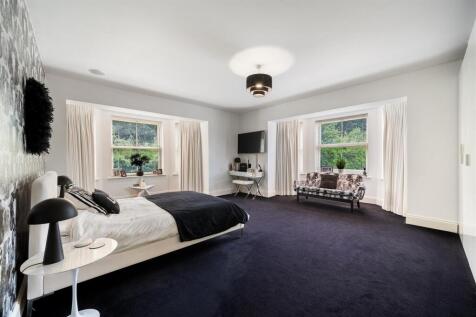 Main Bedroom Suite
