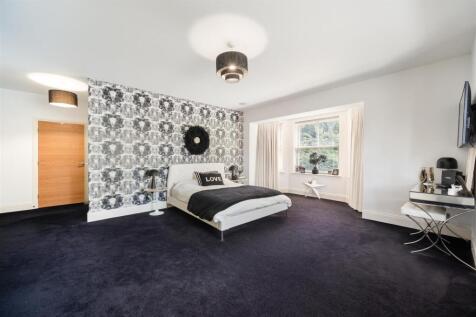 Main Bedroom Suite