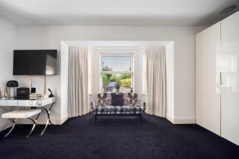 Main Bedroom Suite