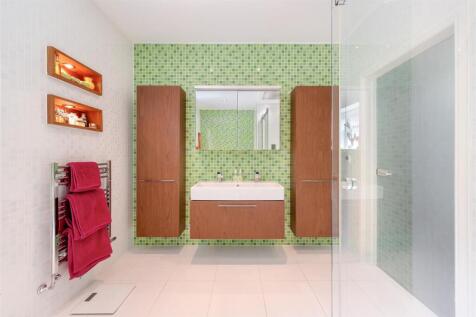 En-Suite Master Bedroom