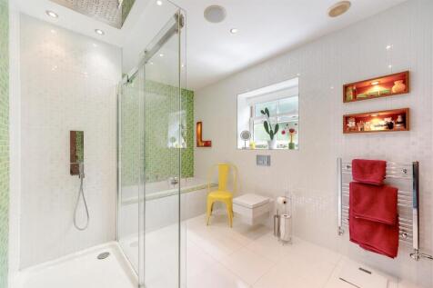 En-Suite Master Bedroom
