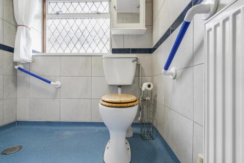 Shower Room 1_2.jpeg