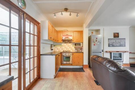 Kitchen_2.jpeg