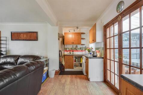 Kitchen_1.jpeg