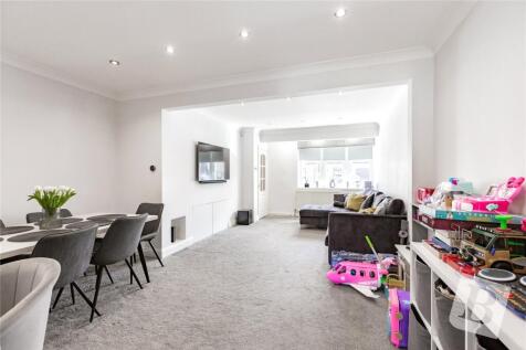 Living/Dining Area