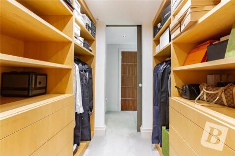 Walk-In Wardrobe