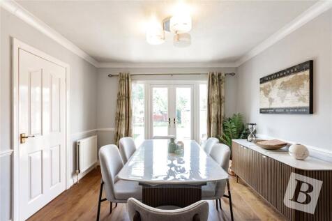 Living/Dining Area