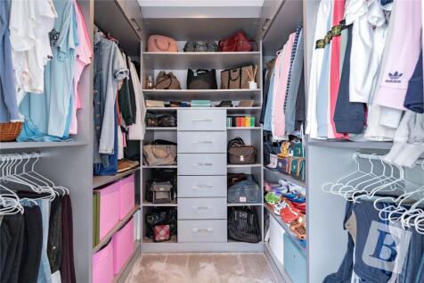 Walk-In Wardrobe