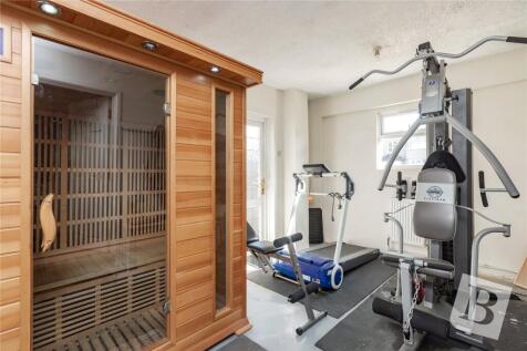 Gym &amp; Sauna