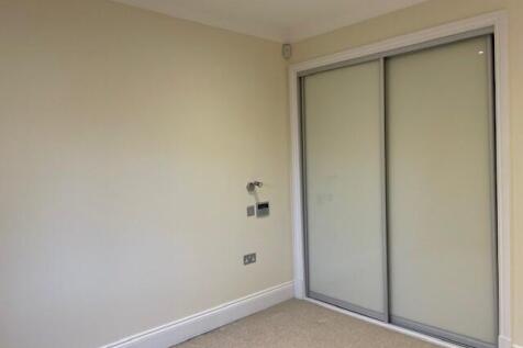 bed 1 wardrobes