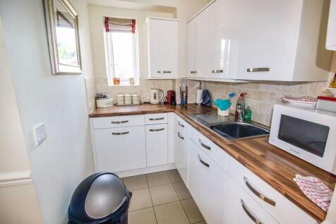 RESIDENTS KITCHEN