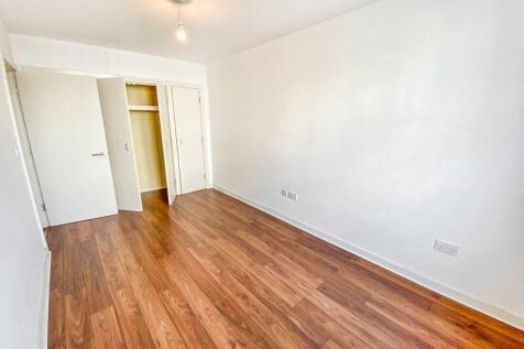 Bedroom a 