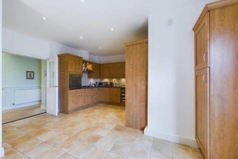 KITCHEN / BREAKFAST ROOM