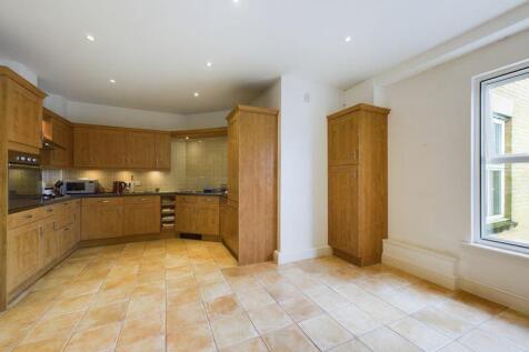 KITCHEN / BREAKFAST ROOM