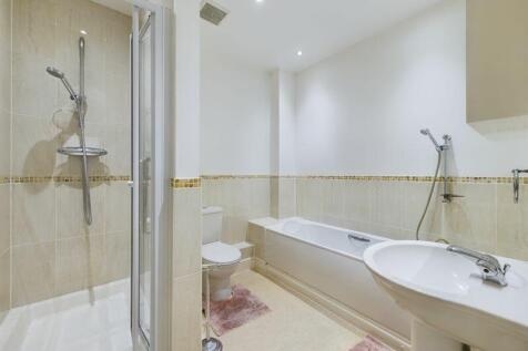 ENSUITE SHOWER ROOM