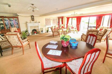 COMMUNAL LOUNGE