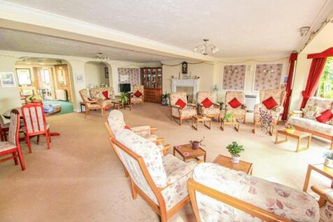 COMMUNAL LOUNGE