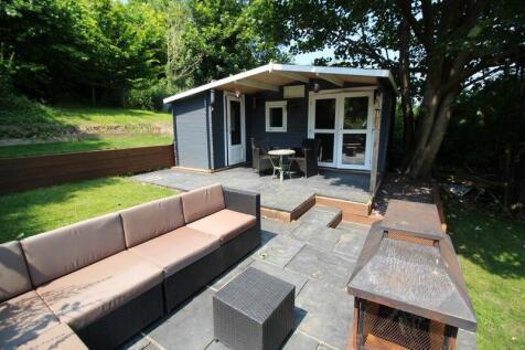 SUMMERHOUSE