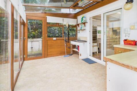 CONSERVATORY IN TO KITCHEN