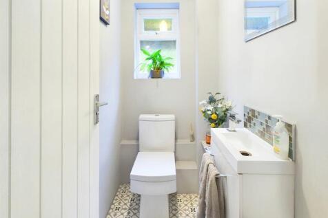 SEPARATE WC
