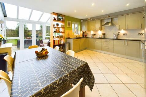 KITCHEN DINING ROOM