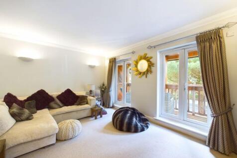 FIRST FLOOR LOUNGE