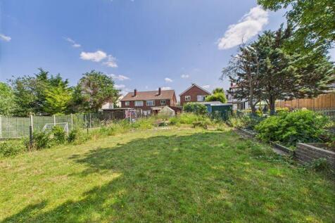 REAR GARDEN AND REAR ASPECT