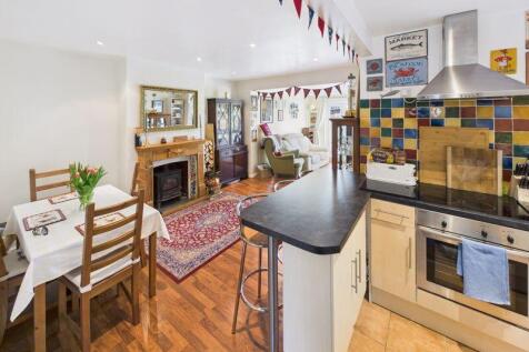 KITCHEN TO LIVING ROOM
