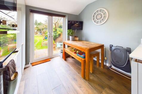 KITCHEN/BREAKFAST ROOM