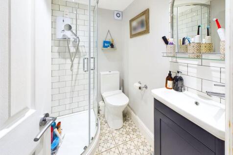 GROUND FLOOR SHOWER ROOM