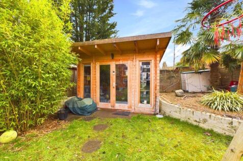 HOME OFFICE/SUMMERHOUSE