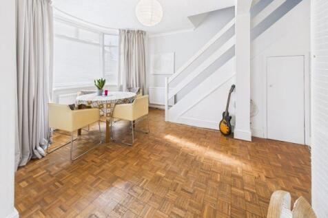 LOUNGE / DINING ROOM