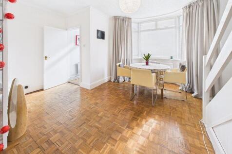 LOUNGE / DINING ROOM