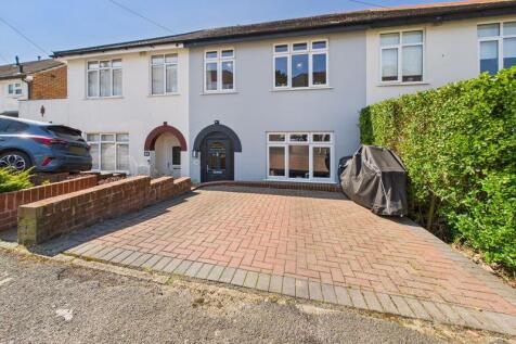 FRONT ASPECT &amp; DRIVEWAY