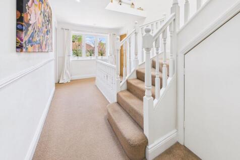 FIRST FLOOR LANDING