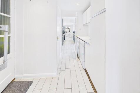 UTILITY / INNER HALLWAY