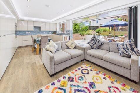 LIVING ROOM/KITCHEN