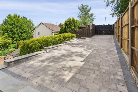 SECURE DRIVEWAY BEHIND GATES