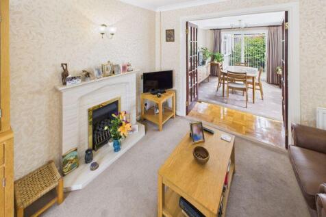 LOUNGE TO DINING ROOM