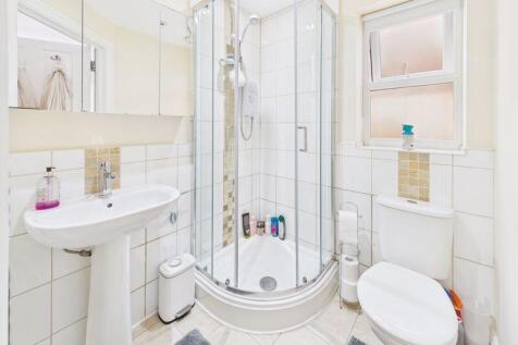 ENSUITE SHOWER ROOM